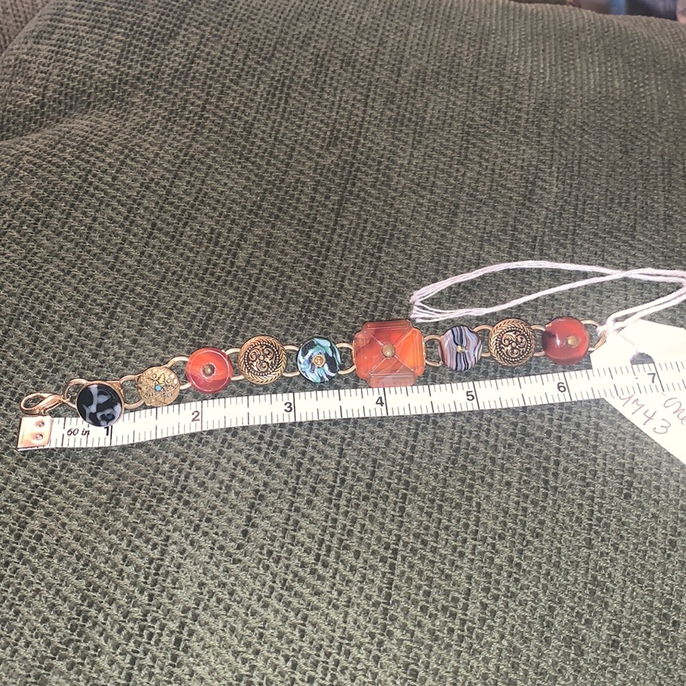 Antique button bracelet. NWT - Picture 7 of 7